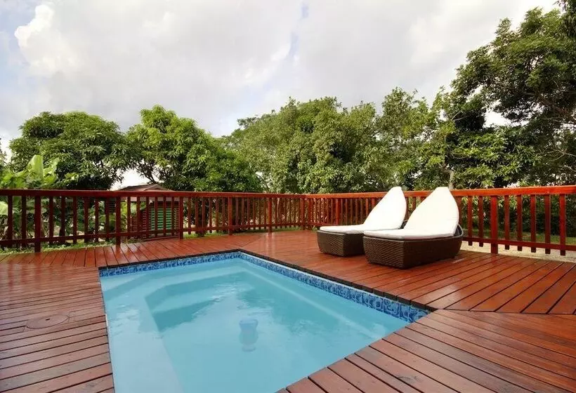 Monzi Safari Lodge