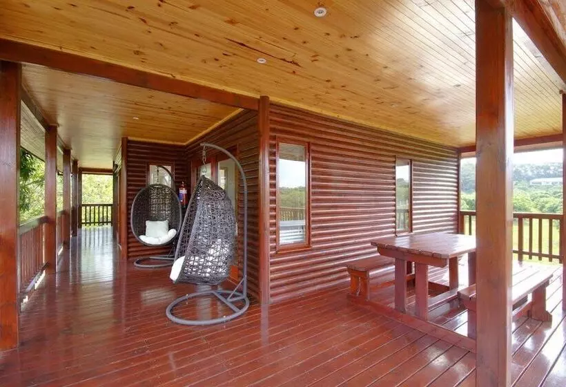 Monzi Safari Lodge