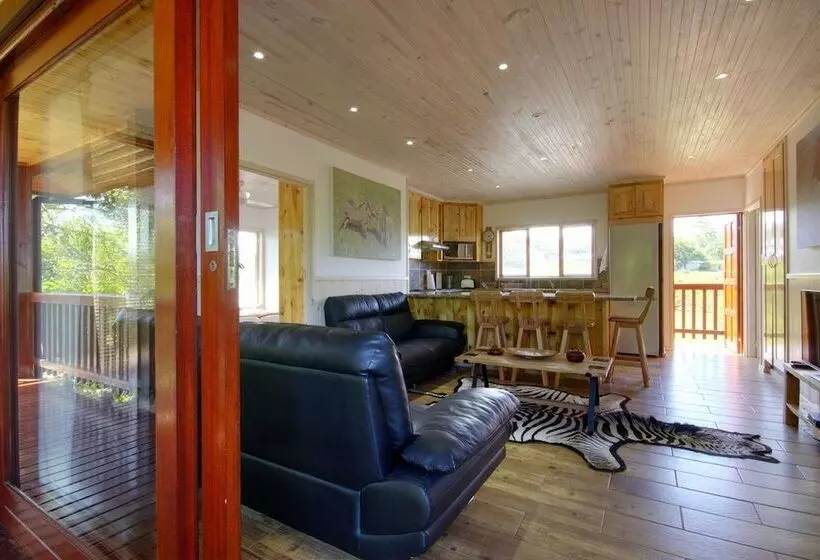 Monzi Safari Lodge