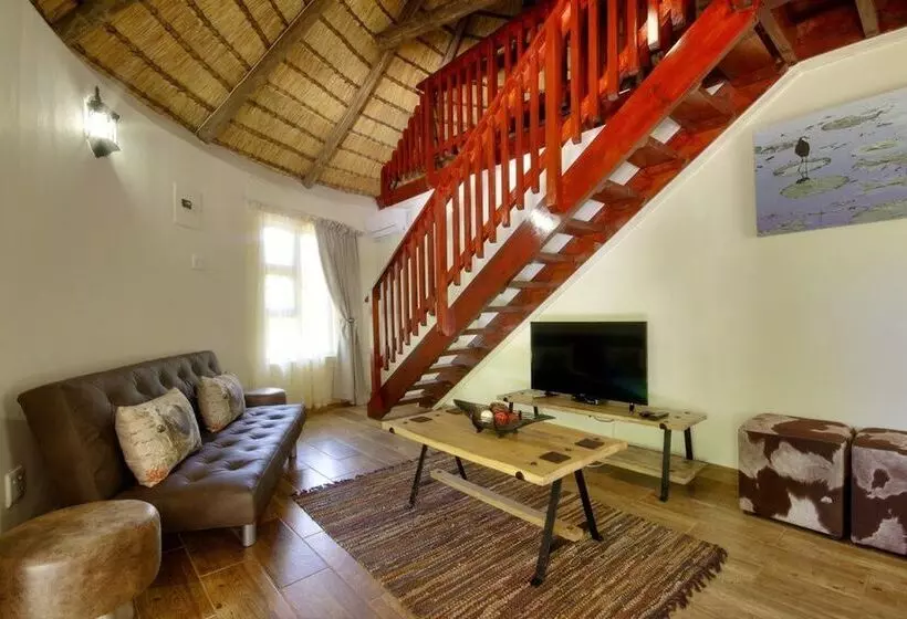 Monzi Safari Lodge