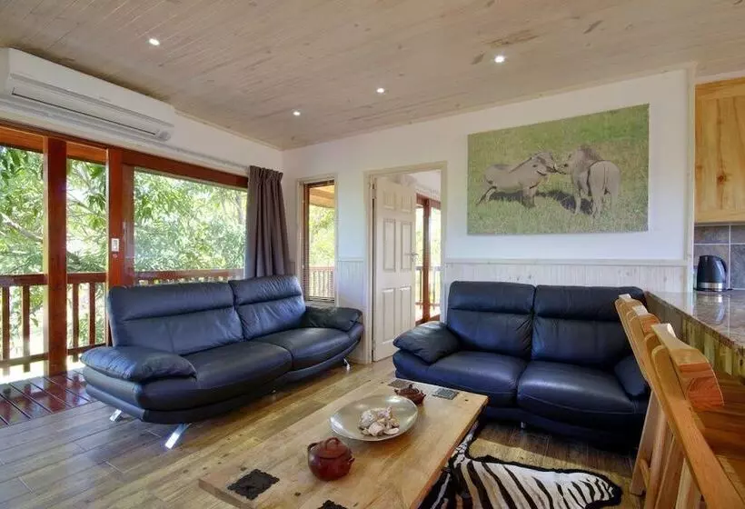 Monzi Safari Lodge