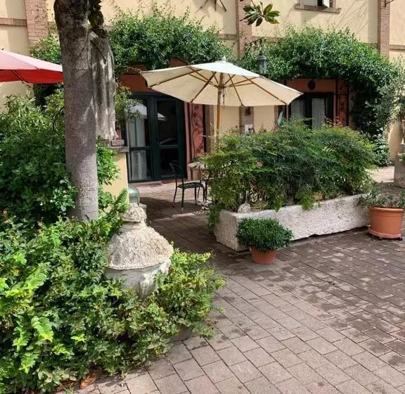 ペンション Corte Rosantico