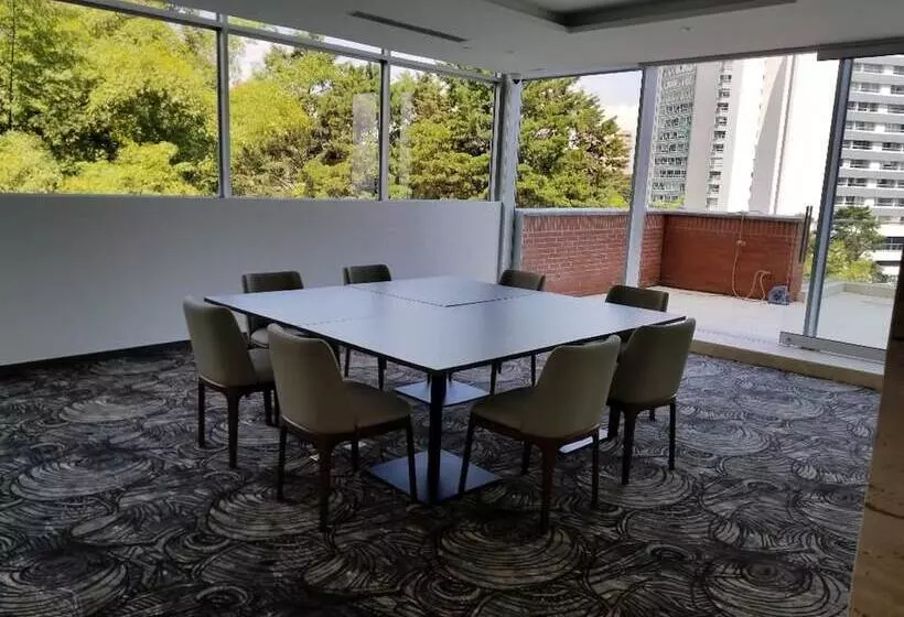 Estelar La Torre Suites