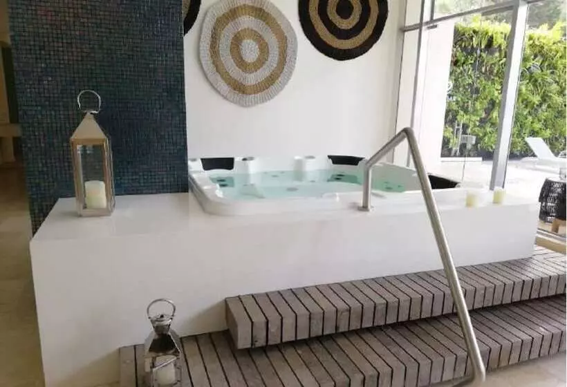 Estelar La Torre Suites