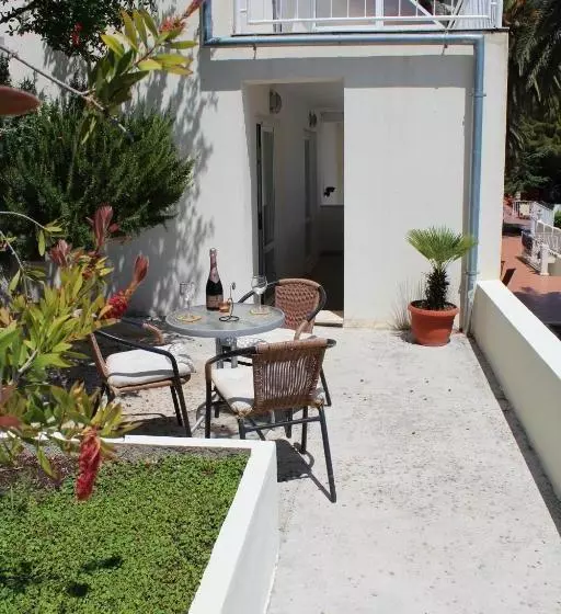 Hotel Apartments Lozica