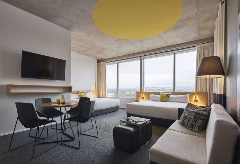 בית מלון כפרי Atura Adelaide Airport