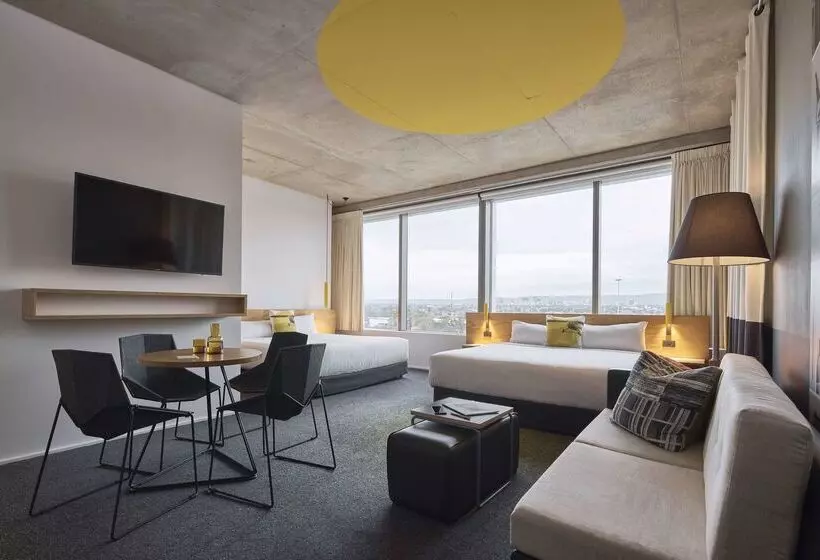 ホテル Atura Adelaide Airport