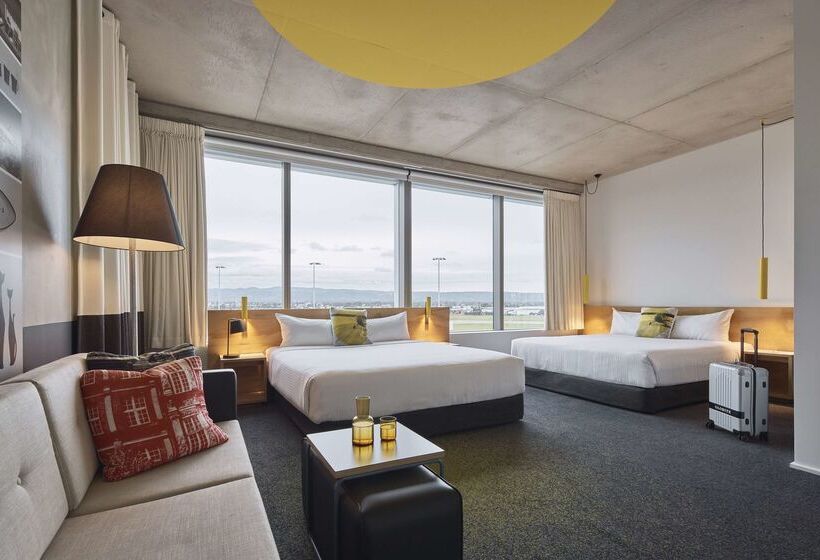 בית מלון כפרי Atura Adelaide Airport