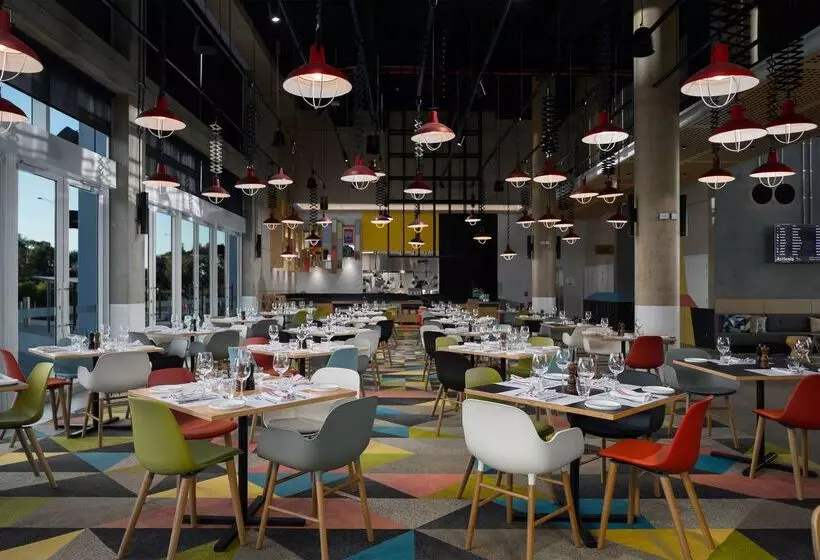 ホテル Atura Adelaide Airport