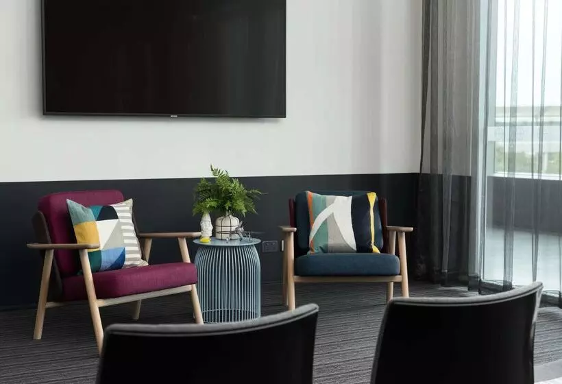 ホテル Atura Adelaide Airport