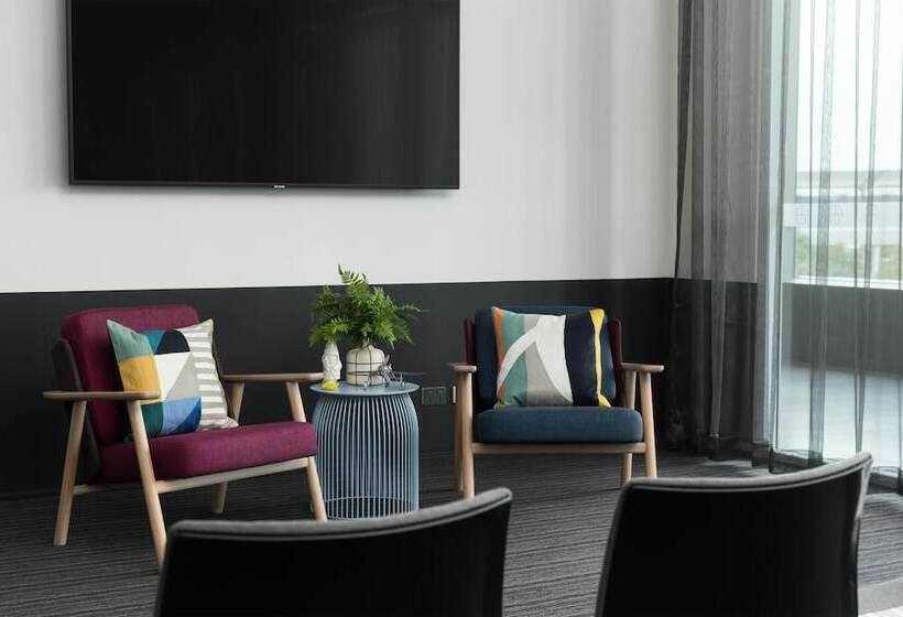 בית מלון כפרי Atura Adelaide Airport