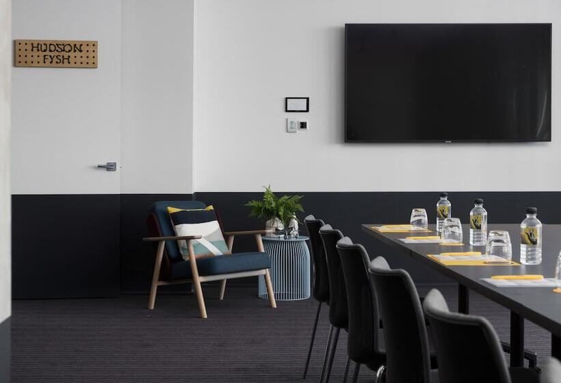 בית מלון כפרי Atura Adelaide Airport