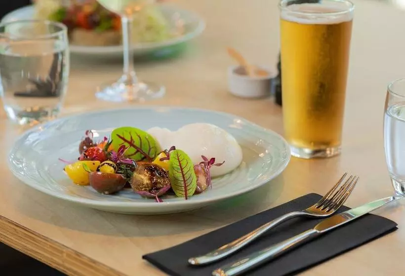 ホテル Atura Adelaide Airport