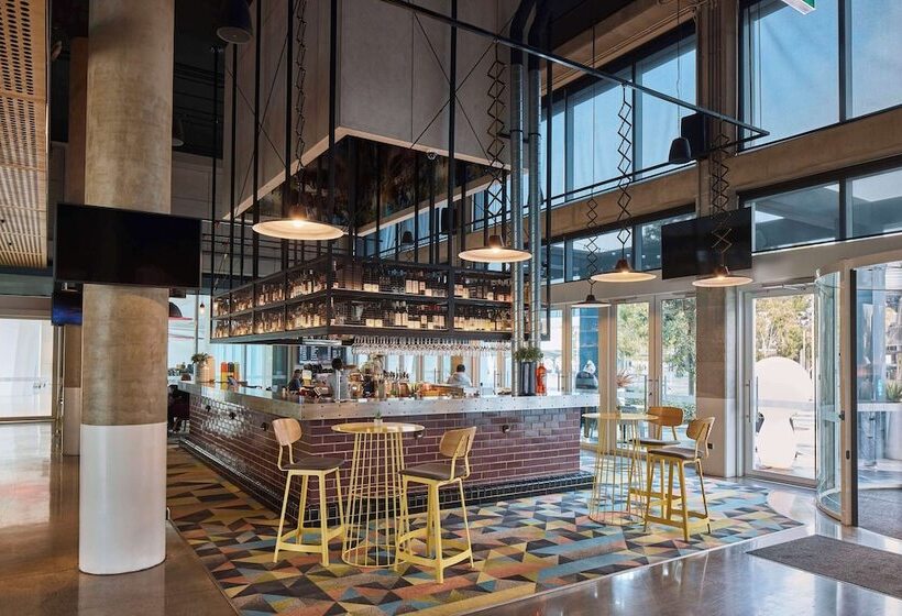 בית מלון כפרי Atura Adelaide Airport