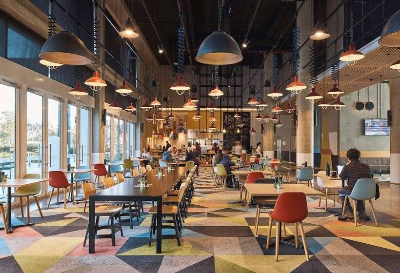 בית מלון כפרי Atura Adelaide Airport