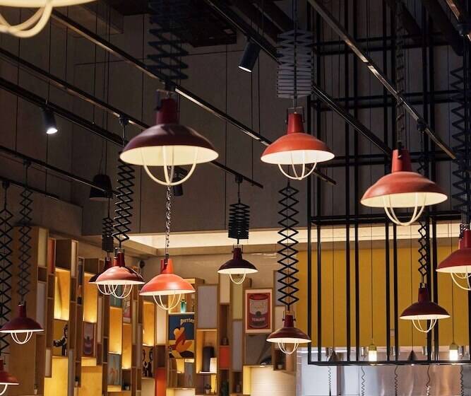 בית מלון כפרי Atura Adelaide Airport