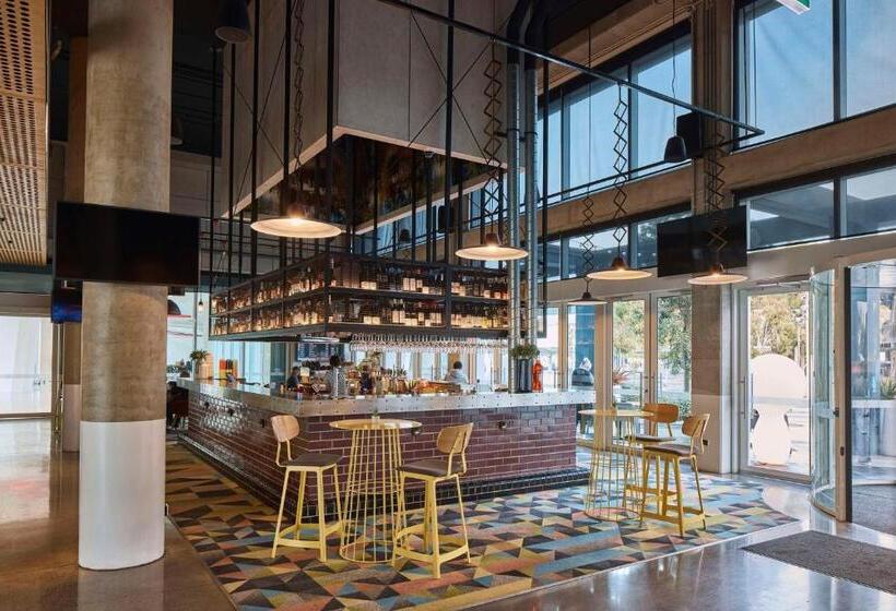 בית מלון כפרי Atura Adelaide Airport