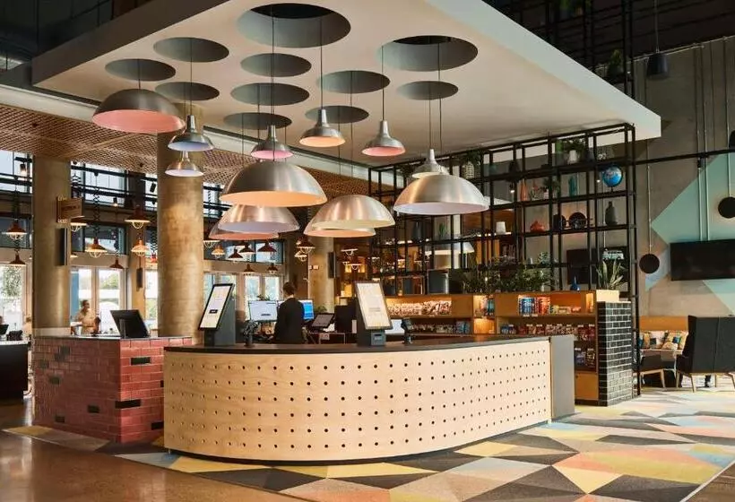 ホテル Atura Adelaide Airport