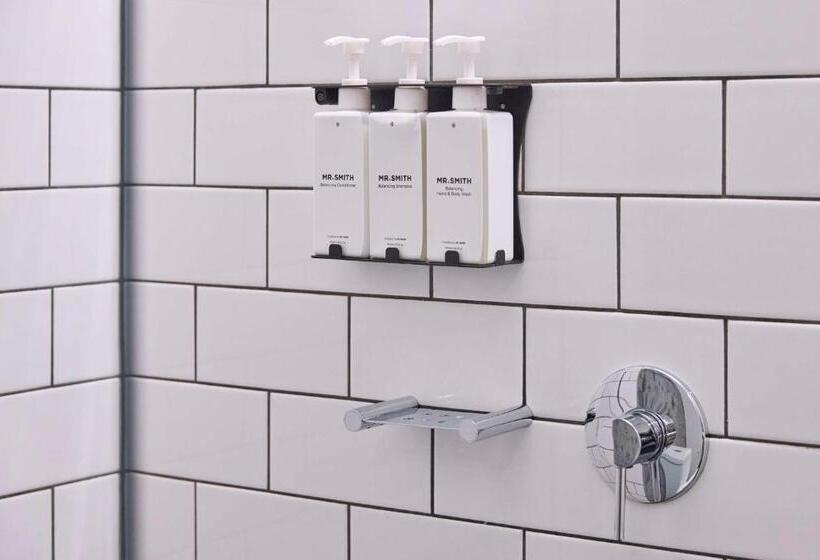 בית מלון כפרי Atura Adelaide Airport