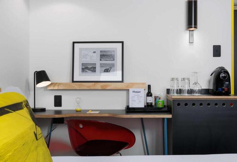 בית מלון כפרי Atura Adelaide Airport