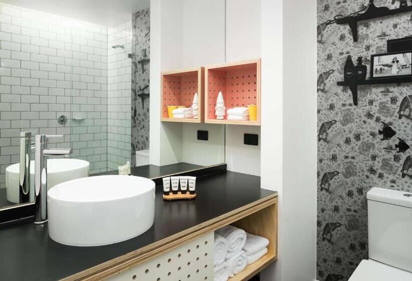 בית מלון כפרי Atura Adelaide Airport