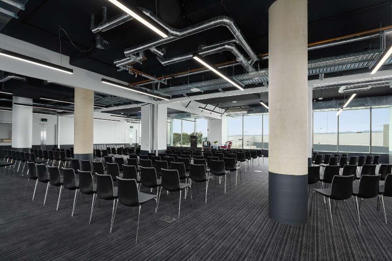 בית מלון כפרי Atura Adelaide Airport