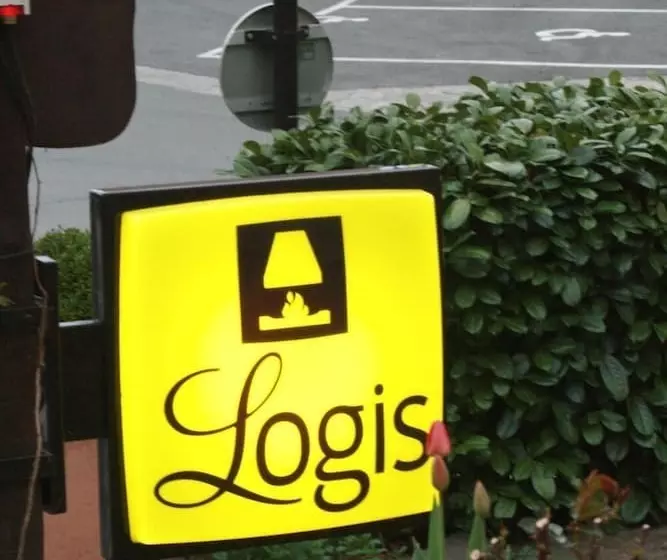 Hotelli Logis Hôtel Auberge De L Espinouse