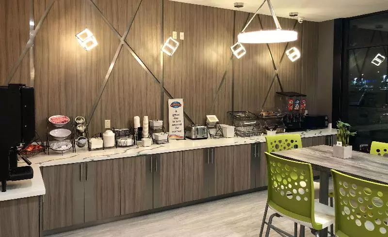 Hotelli Baymont By Wyndham Houston Hobby Airport