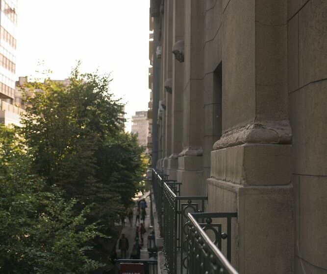 هتل City Nest Modern & Cozy Suites