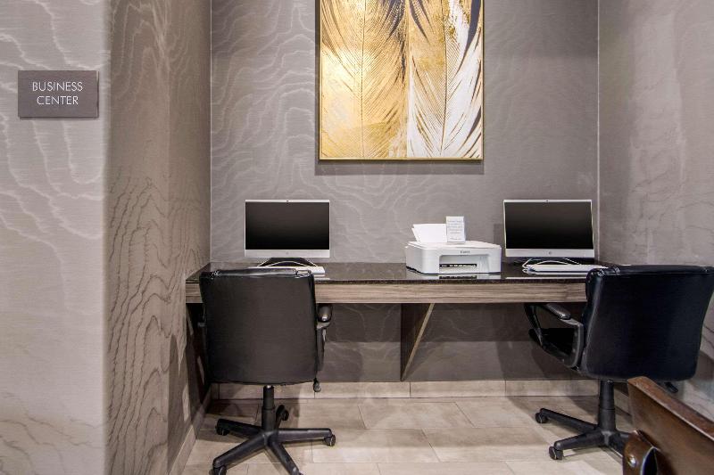 فندق Comfort Inn & Suites