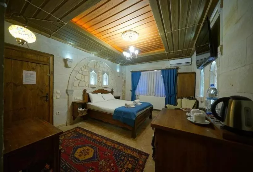 هتل Shoestring Stone House