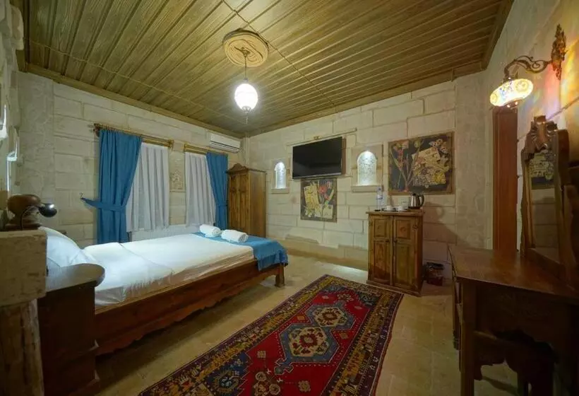 هتل Shoestring Stone House