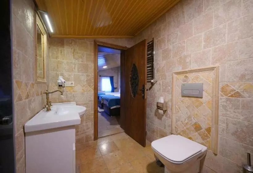 هتل Shoestring Stone House
