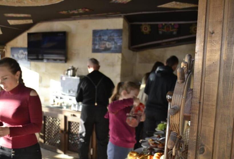 酒店 Shoestring Stone House