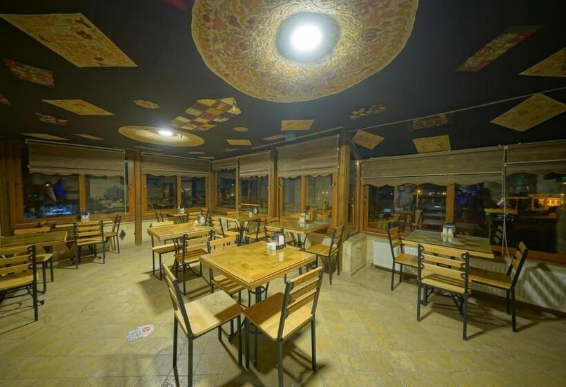 酒店 Shoestring Stone House