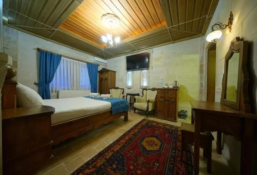 هتل Shoestring Stone House