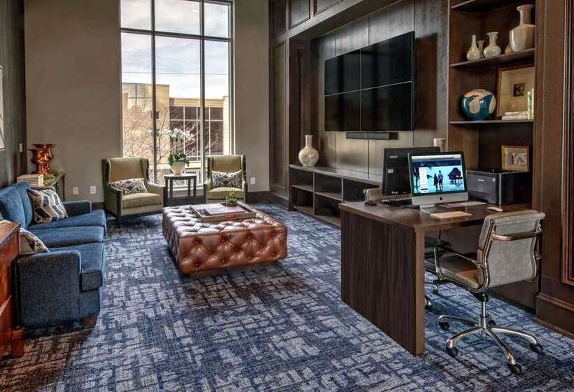 فندق Hilton Nashville Green Hills