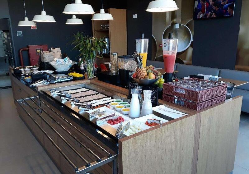 Отель Ibis Tatui