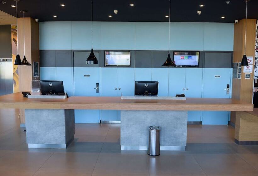 Отель Ibis Tatui