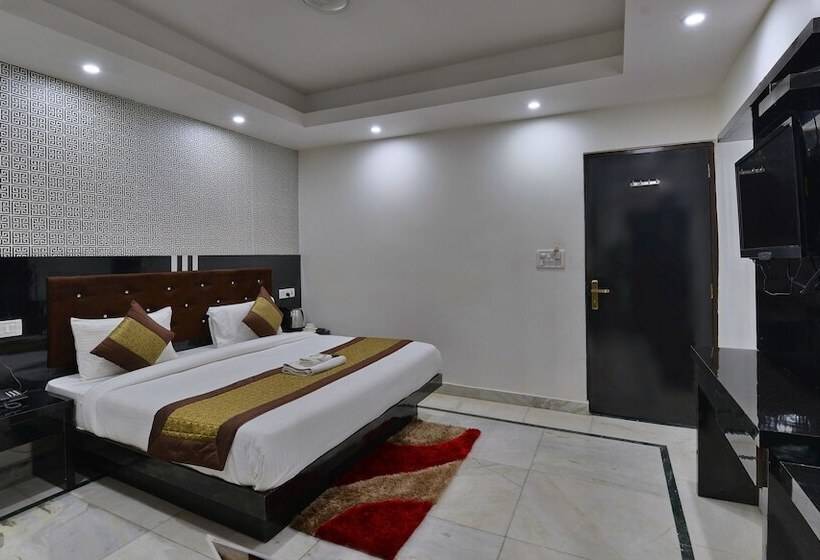 בית מלון כפרי Noida International