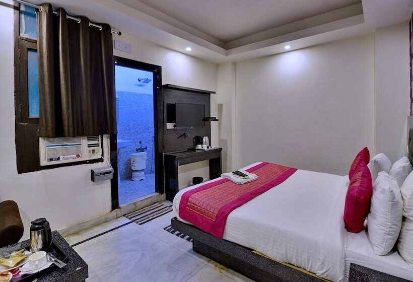 בית מלון כפרי Noida International