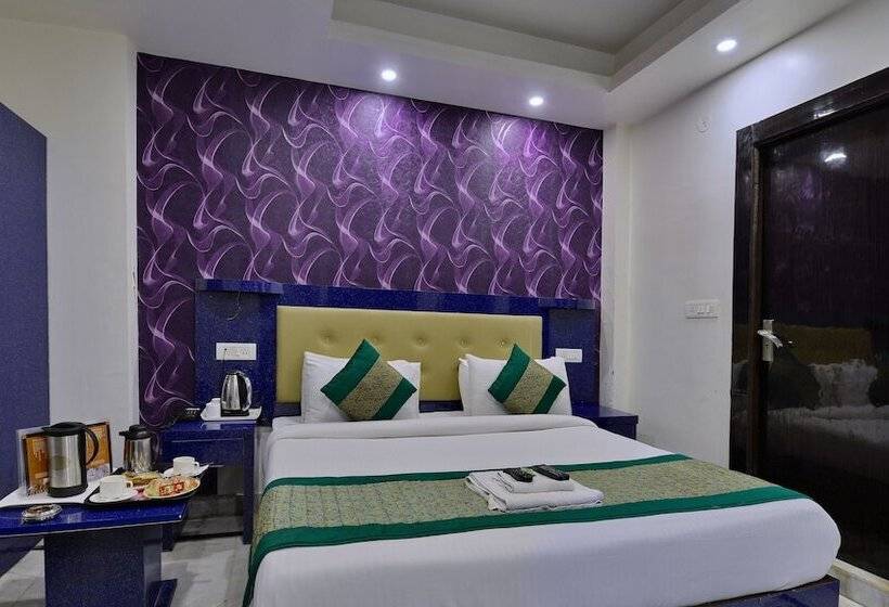 בית מלון כפרי Noida International