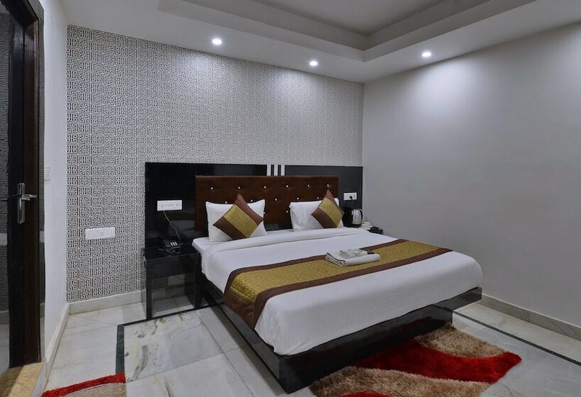 בית מלון כפרי Noida International