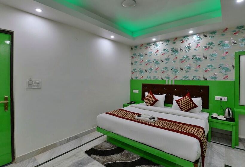 בית מלון כפרי Noida International