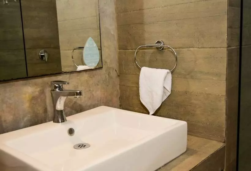 هتل Zendero Tulum & Free Beach Club