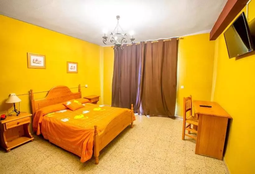 La Casona Del Pinar Albergue