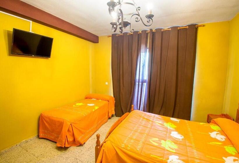 La Casona Del Pinar Albergue