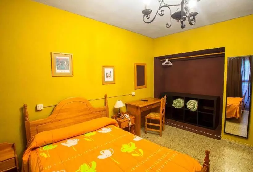 La Casona Del Pinar Albergue