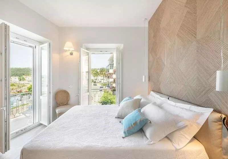 Hotelli Aquamadre Suites