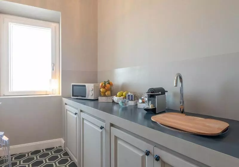 Hotelli Aquamadre Suites